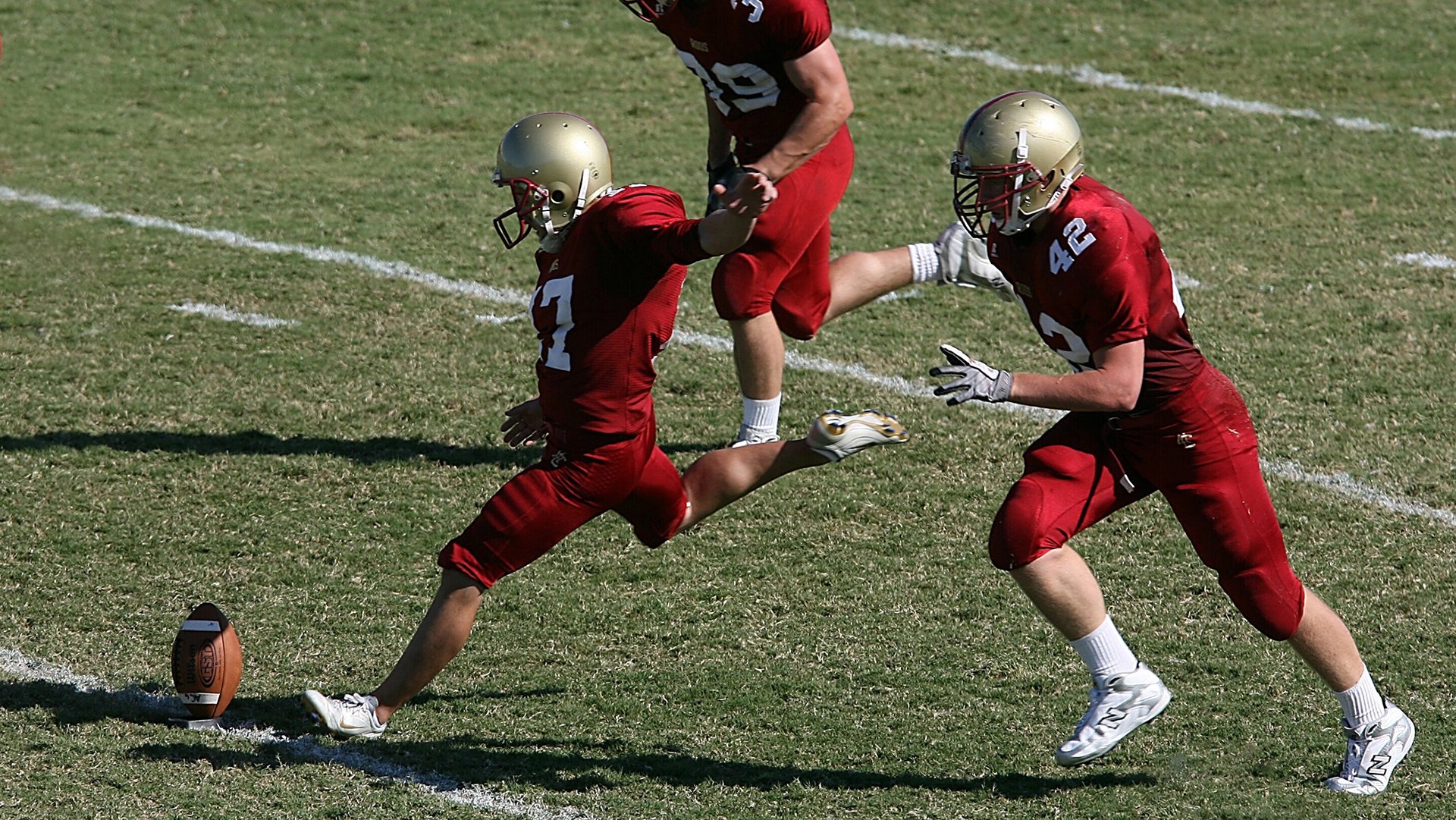 孙兴慜攻防两端统治，勒沃库森防守锁死曼联